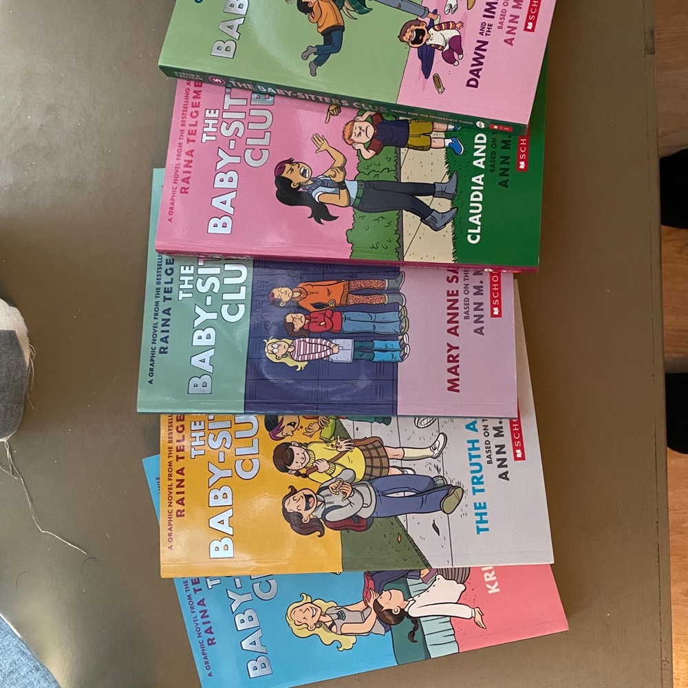 Set of 5 babysitters club books